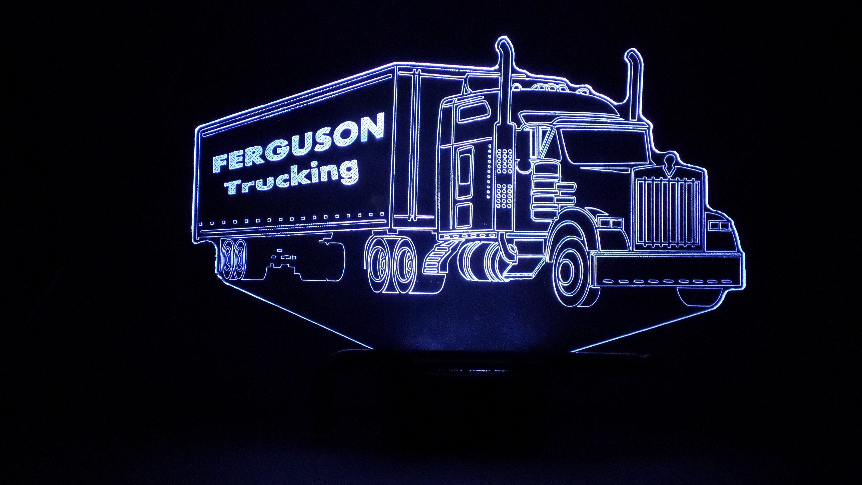 Awesome "18 Wheeler Semi" Customizable 3-D LED Lamp (1098) - FREE SHIPPING!