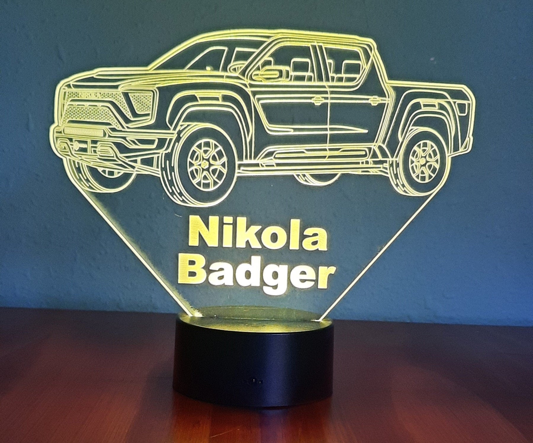 Awesome "Nikola Badger" 3D LED Lamp (1283) - FREE SHIPPING